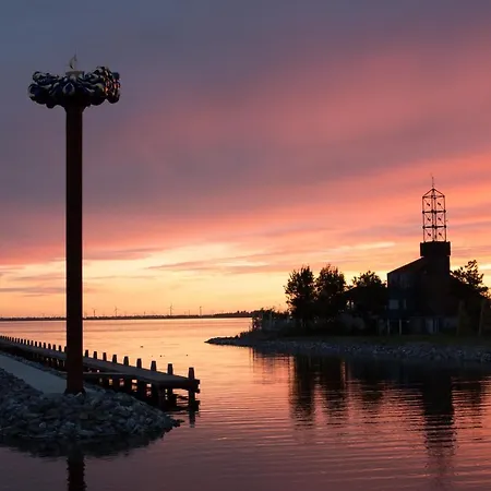 Captains Boathouse Apartment Harderwijk