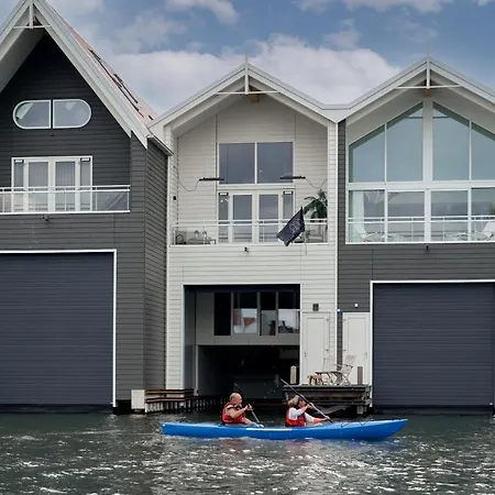 Διαμέρισμα Captains Boathouse *