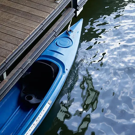 Captains Boathouse *