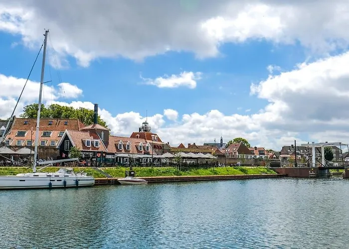 Captains Boathouse *