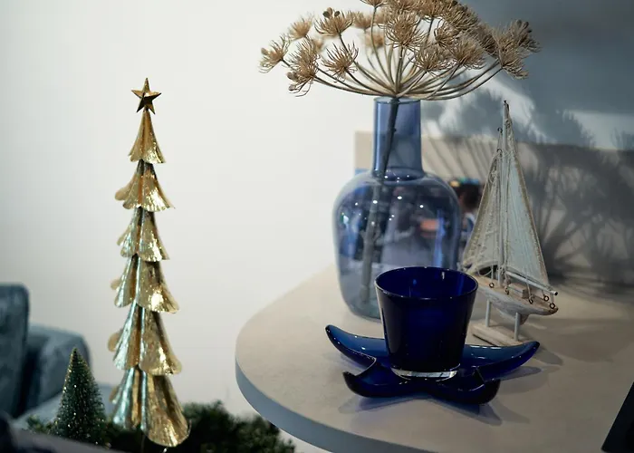 Captains Boathouse *