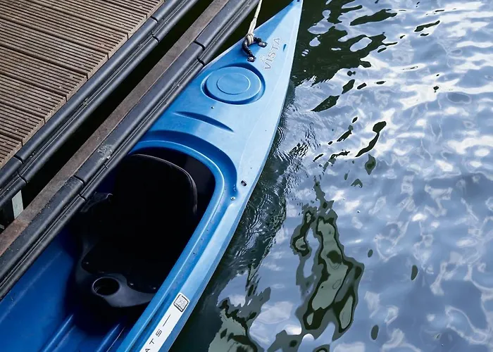 Captains Boathouse *