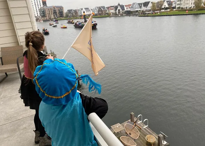 Daire Captains Boathouse