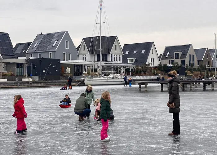 Captains Boathouse Daire *