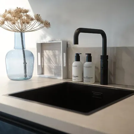 Captains Boathouse *